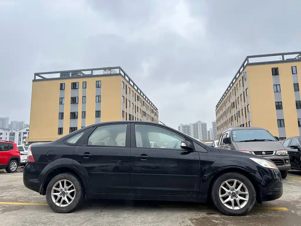 FORD FOCUS 2012