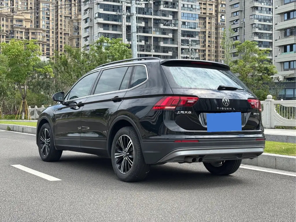 VOLKSWAGEN TIGUAN L 2021