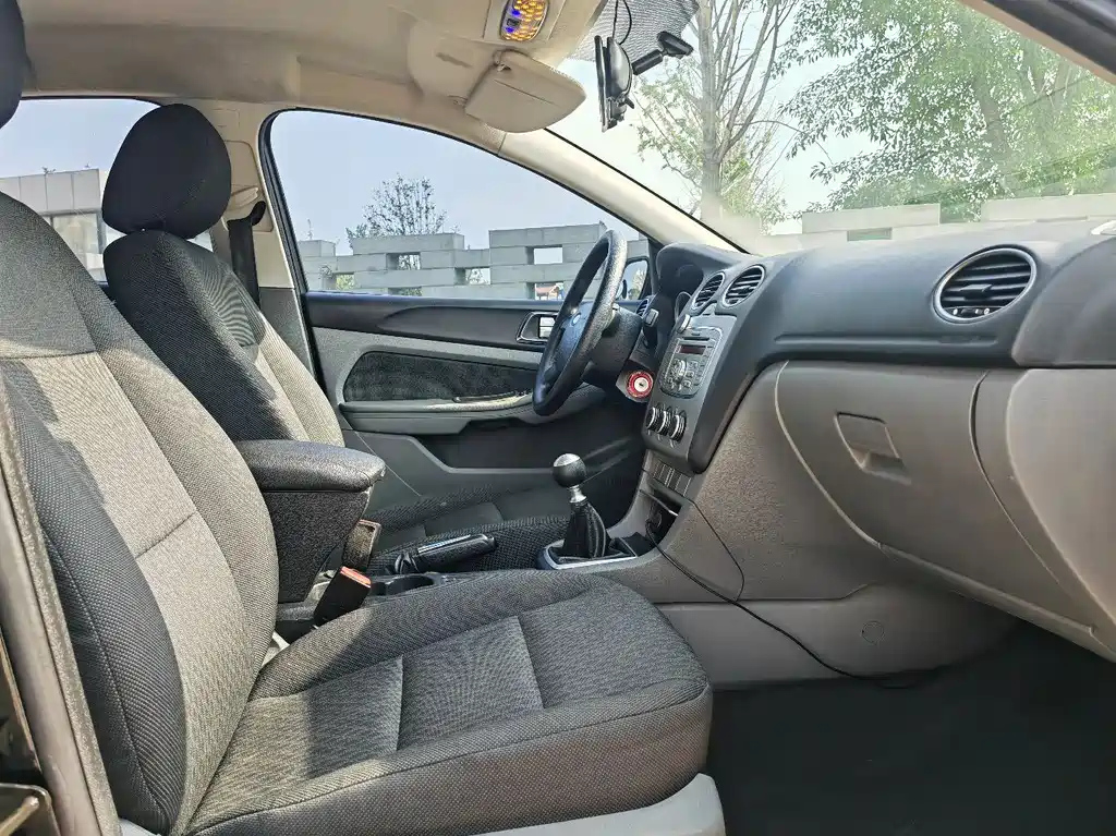 FORD FOCUS 2012
