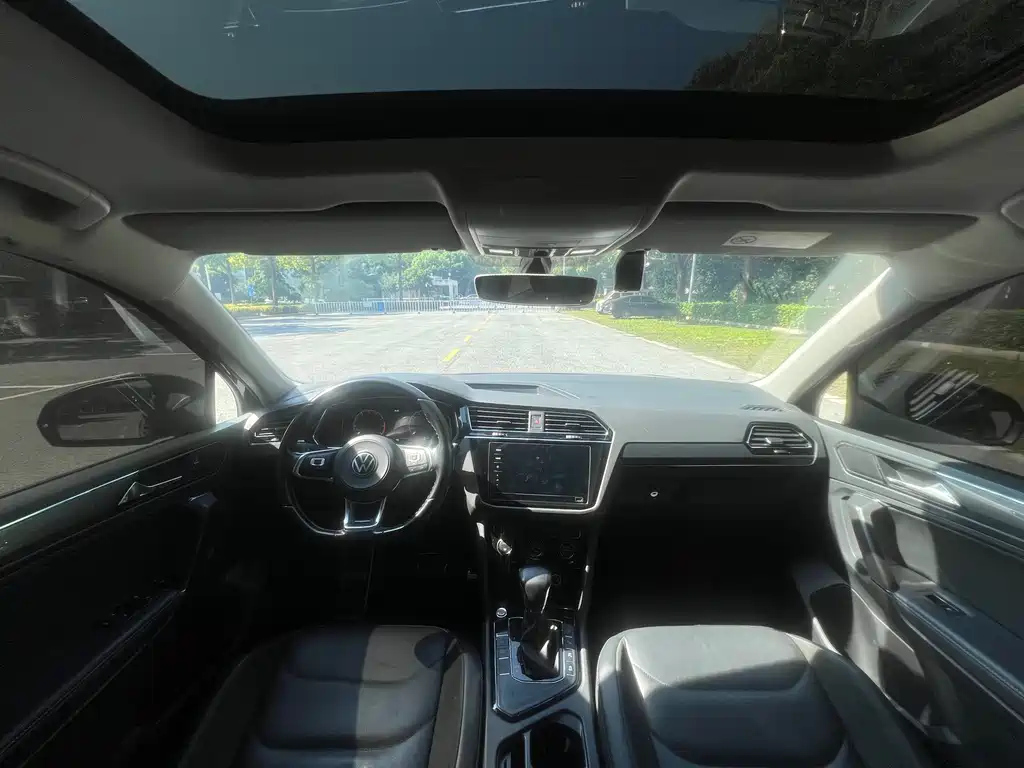 VOLKSWAGEN TIGUAN L 2021