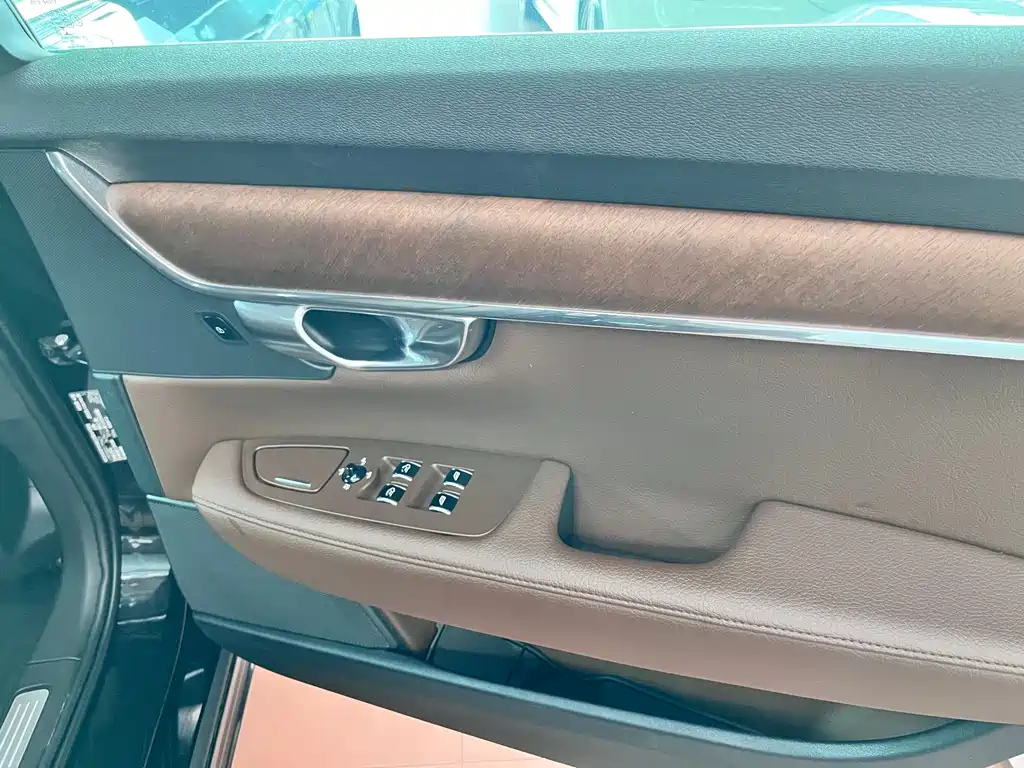 VOLVO S90 2020
