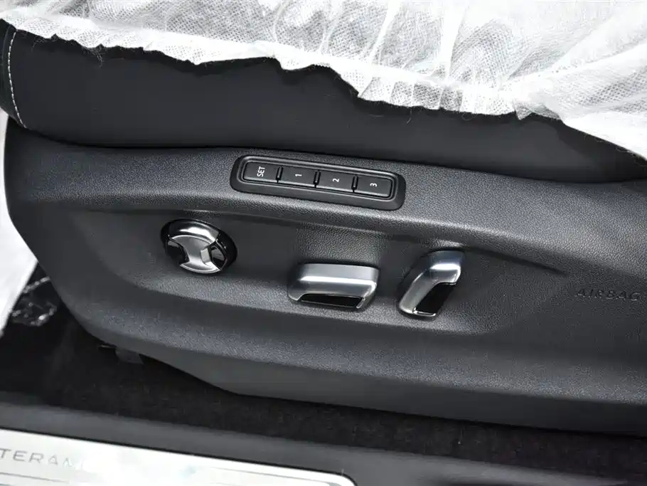 VOLKSWAGEN TOURAN 2024