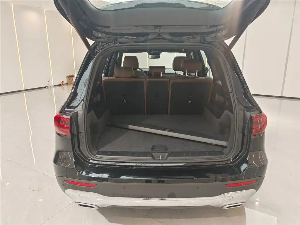 MERCEDES BENZ GLB 2024