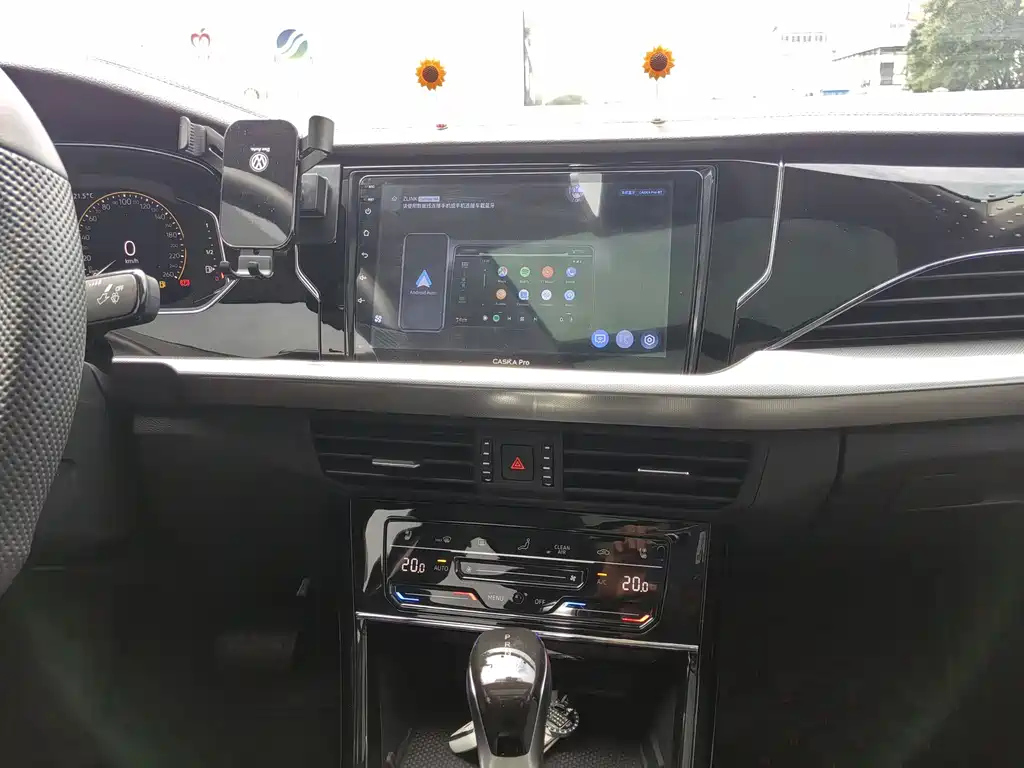 VOLKSWAGEN PASSAT 2024
