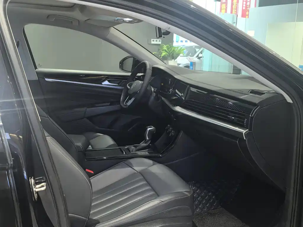VOLKSWAGEN PASSAT 2022