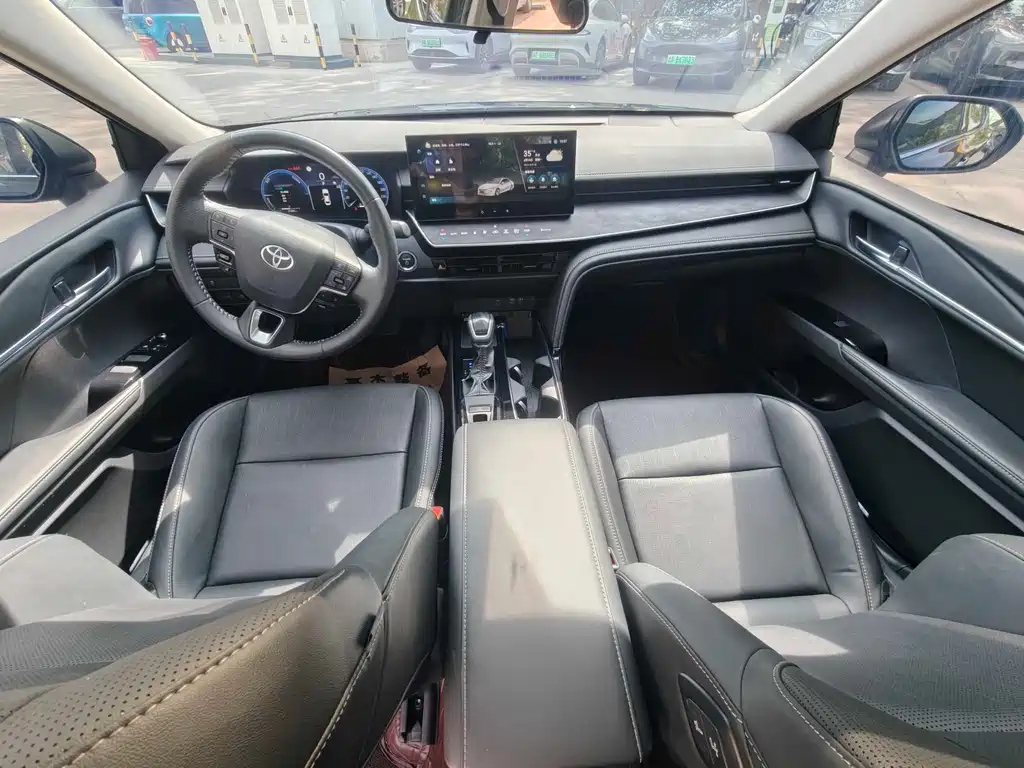TOYOTA CAMRY 2024