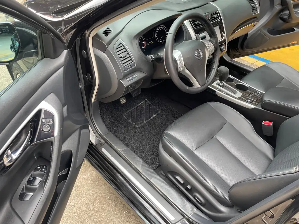 NISSAN TEANA 2016