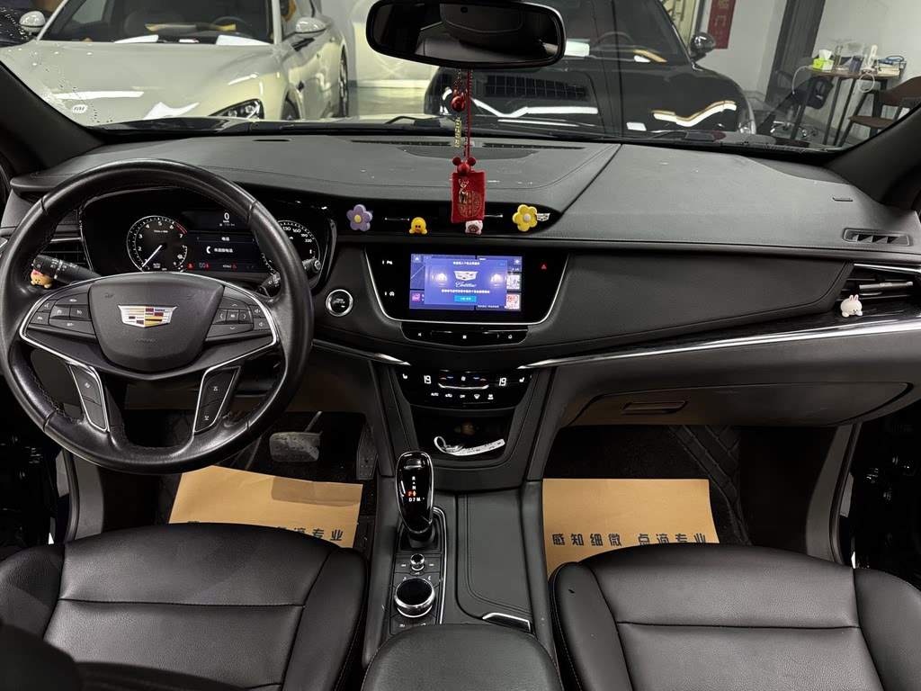 CADILLAC XT5 2021