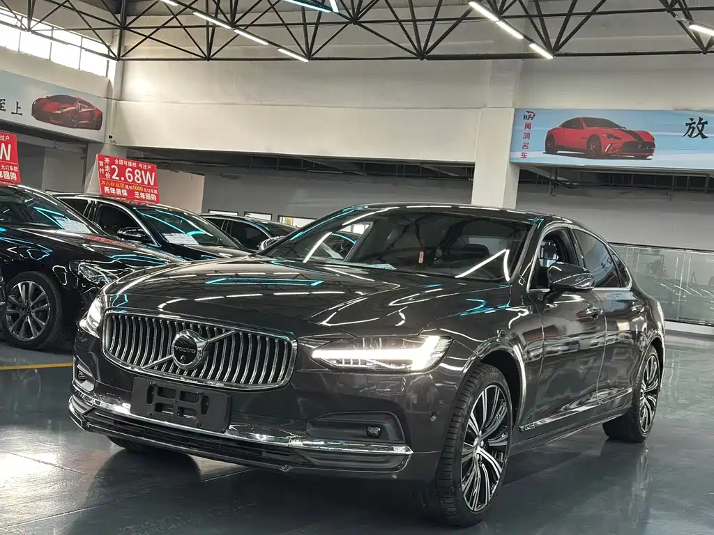 VOLVO S90 2021