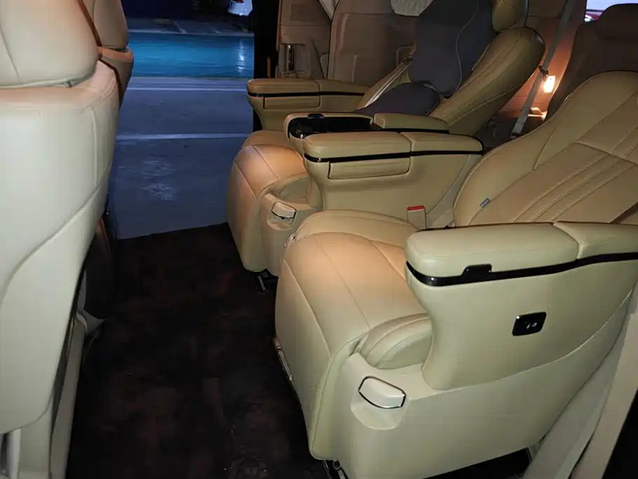 TOYOTA ALPHARD 2011
