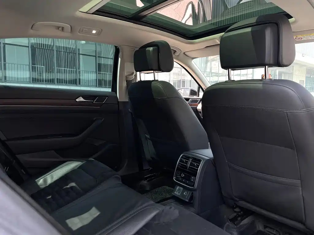 VOLKSWAGEN MAGOTAN 2019