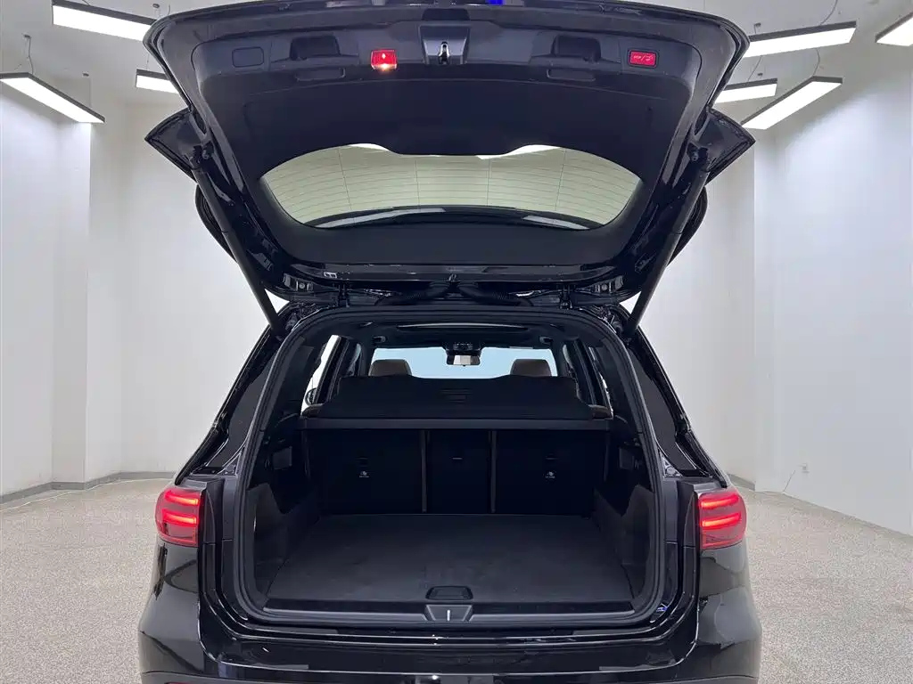 MERCEDES BENZ GLB 2024