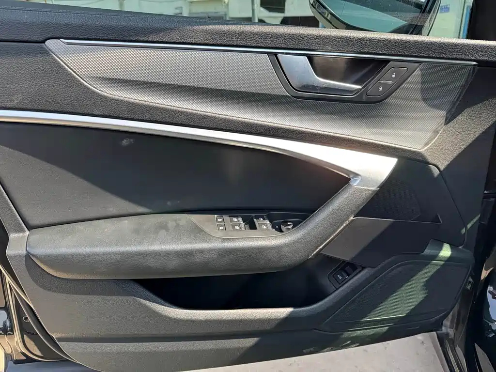 AUDI A6L 2021