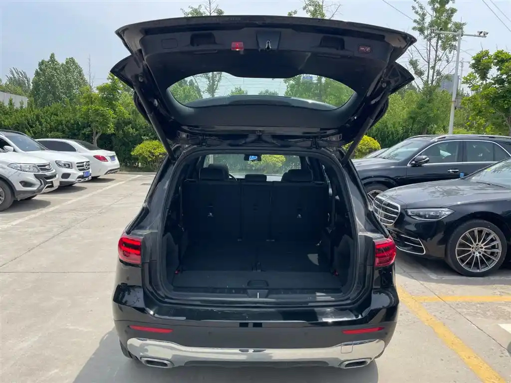 MERCEDES BENZ GLB 2024