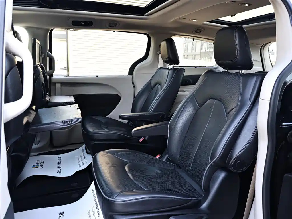 CHRYSLER OTHER 2018