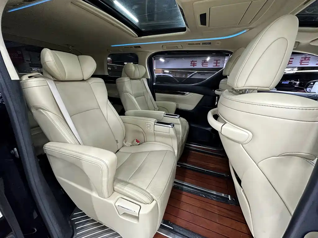TOYOTA ALPHARD 2018