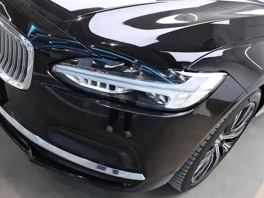 VOLVO S90 2021