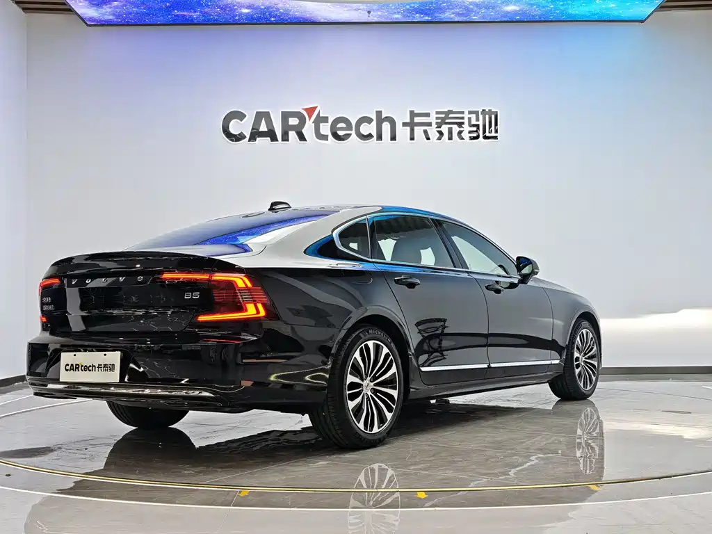VOLVO S90 2024