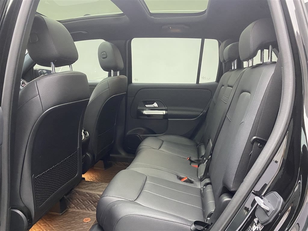 MERCEDES BENZ GLB 2024