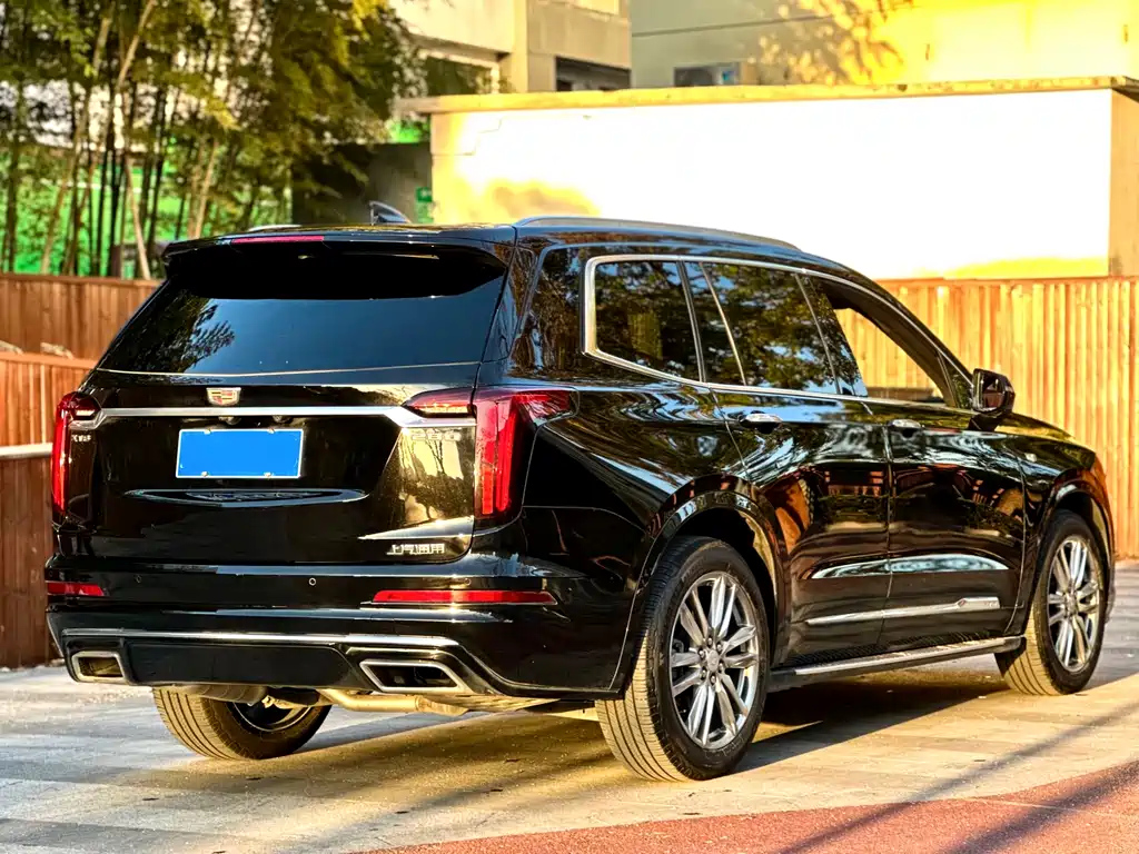 CADILLAC XT6 2021