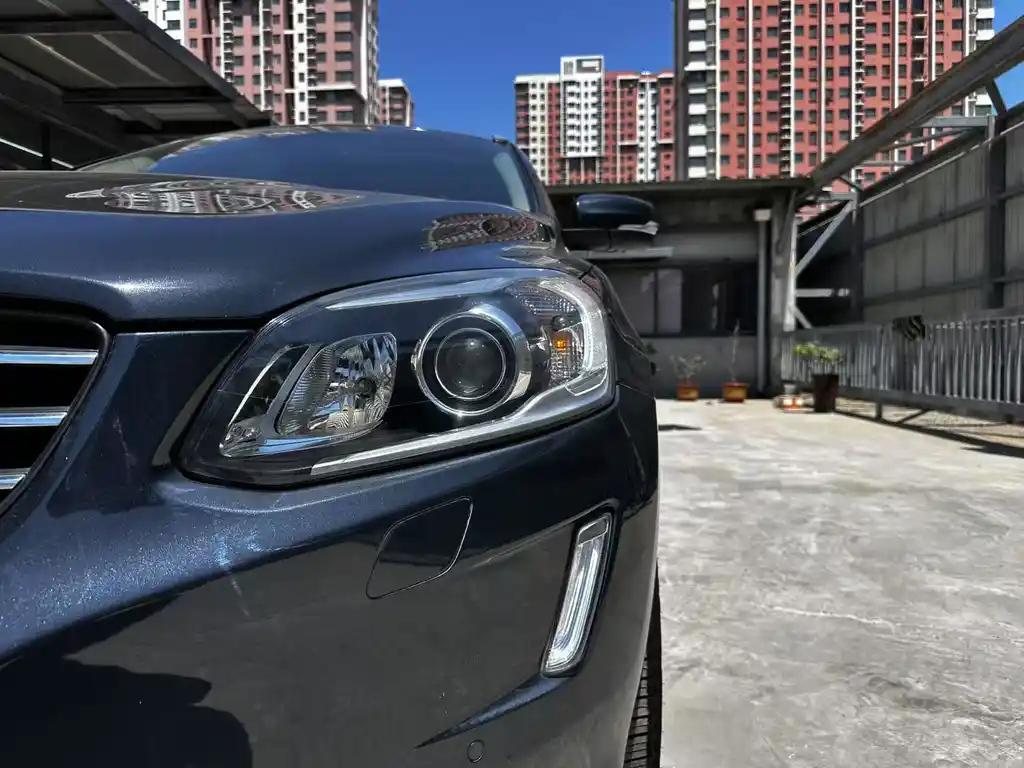 VOLVO XC60 IMPORT 2014
