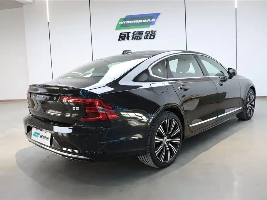 VOLVO S90 2021