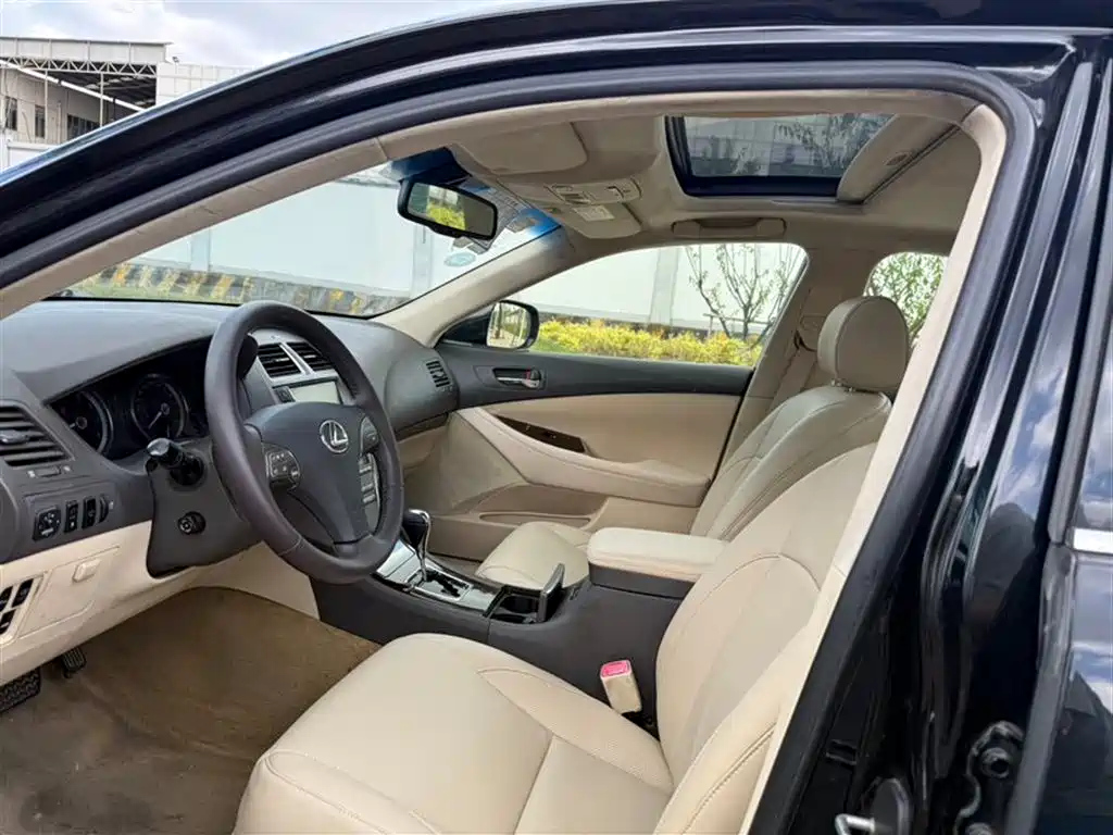 LEXUS ES 2012