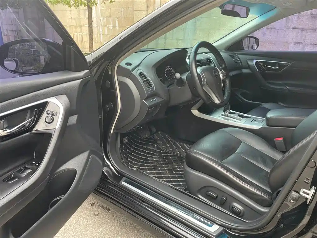 NISSAN TEANA 2018