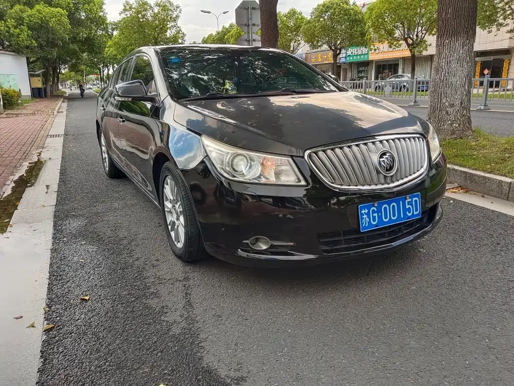 BUICK LACROSSE 2010