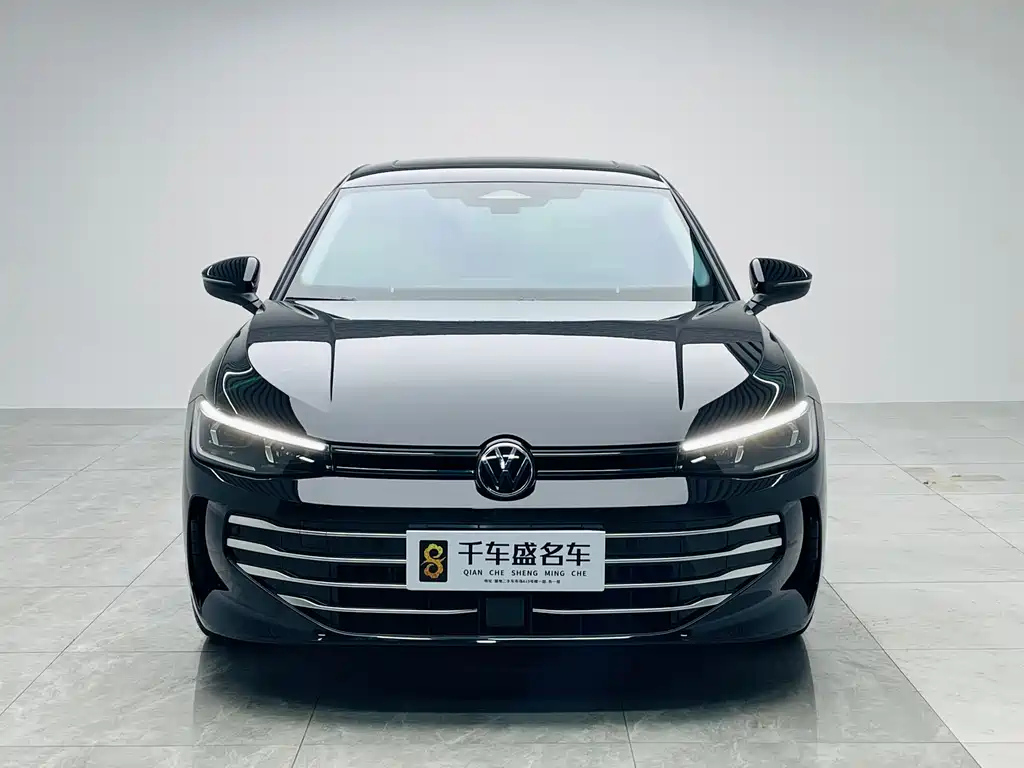 VOLKSWAGEN PASSAT 2025