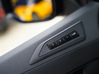 LEXUS LM  2020 YEAR 300H  SEATS  EDITION 2020