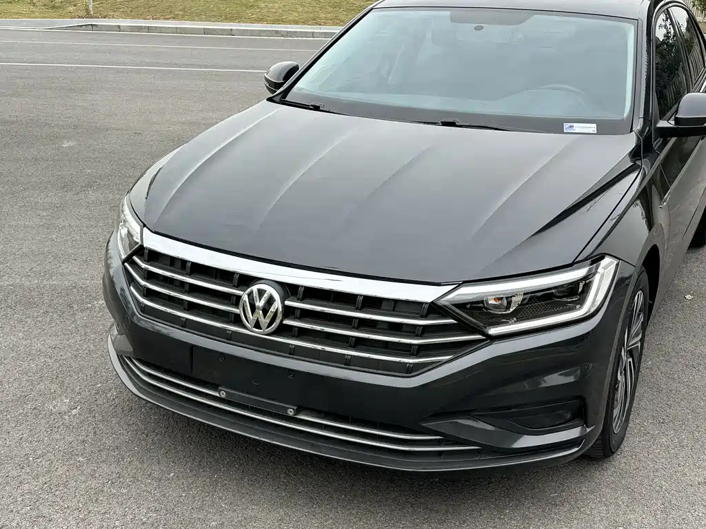 VOLKSWAGEN SAGITAR 2022