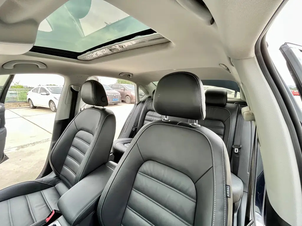 VOLKSWAGEN PASSAT 2017