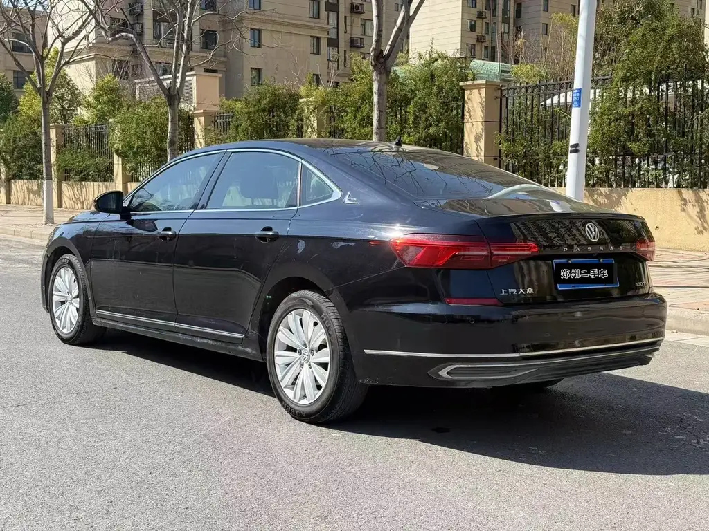 VOLKSWAGEN PASSAT 2019