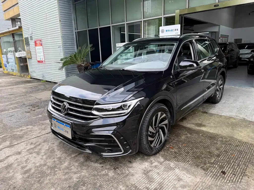 VOLKSWAGEN TIGUAN L 2024