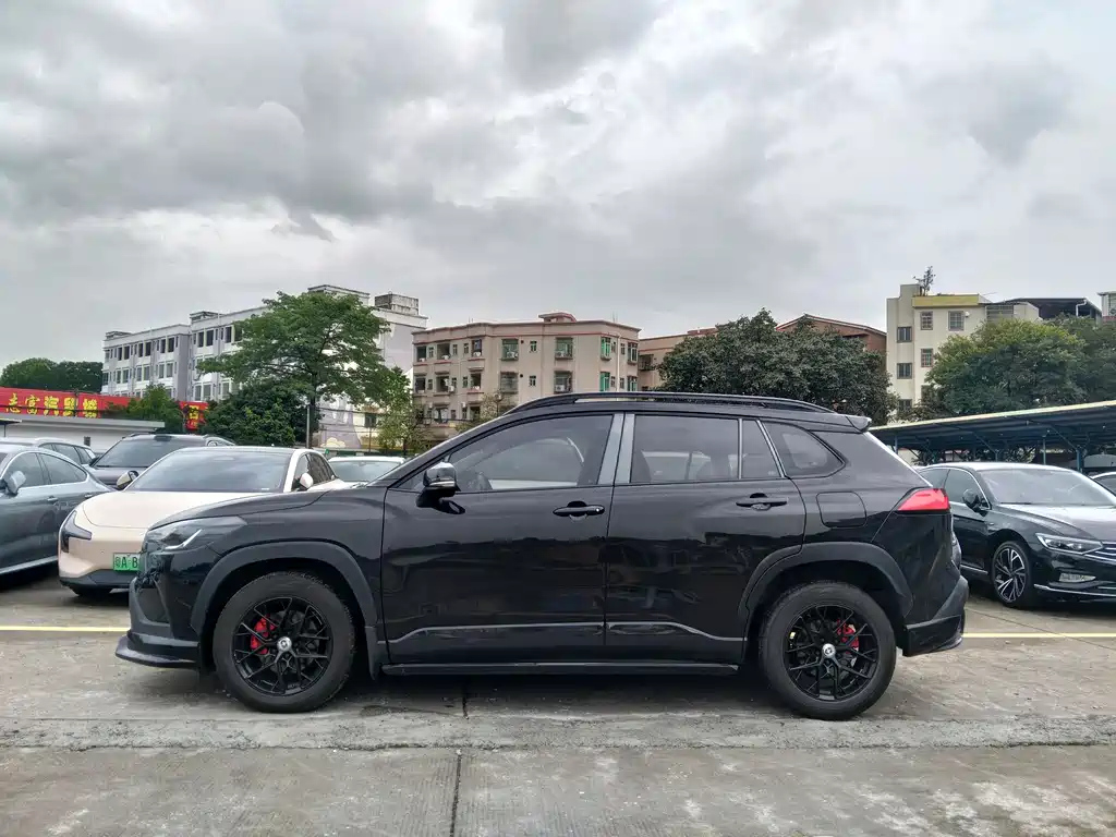 TOYOTA COROLLA CROSS 2024