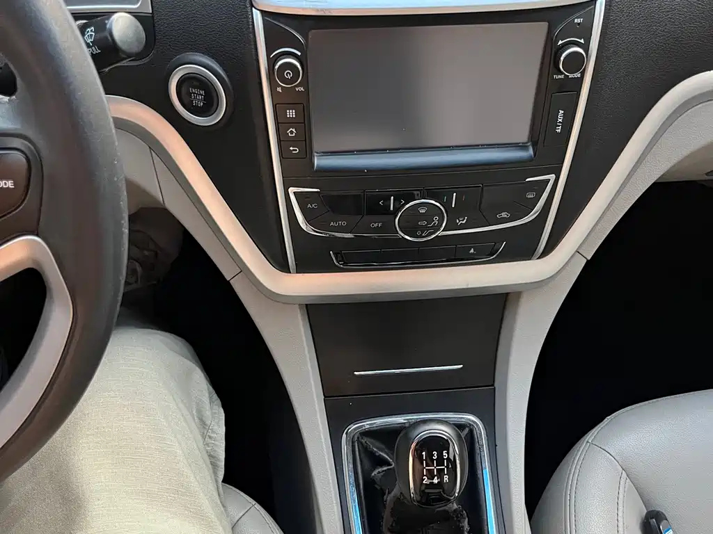 GEELY AUTO EMGRAND 2014