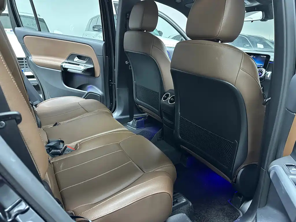 MERCEDES BENZ GLB 2024
