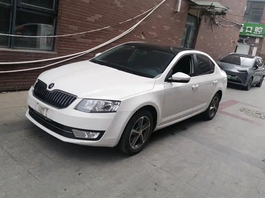 SKODA OCTAVIA 2016