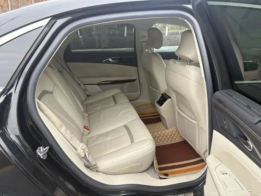 FORD TAURUS 2015