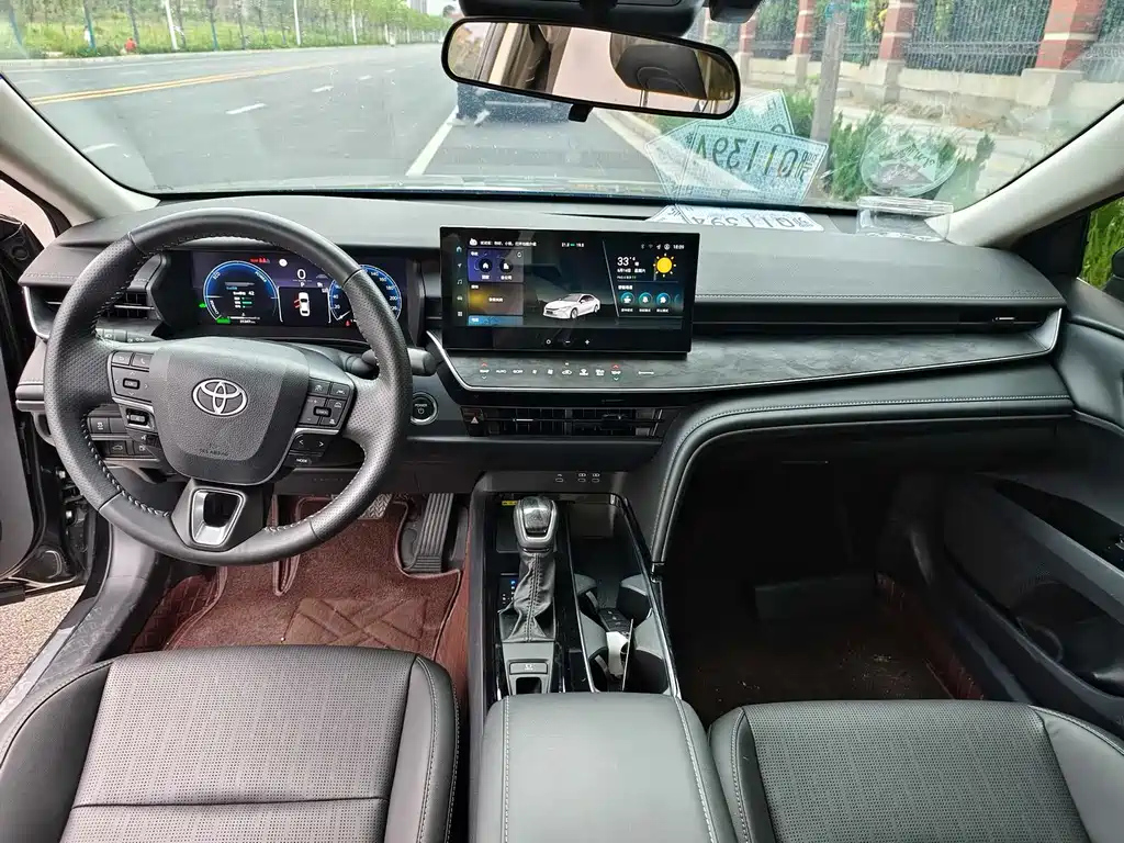 TOYOTA CAMRY 2024