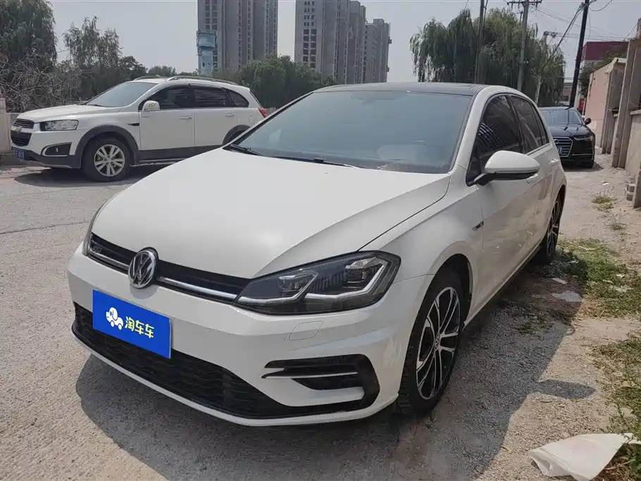 VOLKSWAGEN GOLF 2019