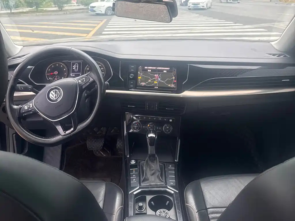 VOLKSWAGEN PASSAT 2019