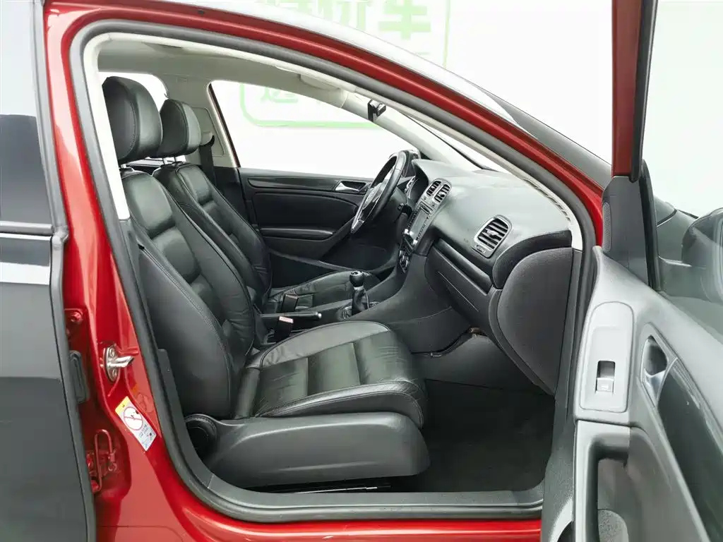 VOLKSWAGEN GOLF 2011