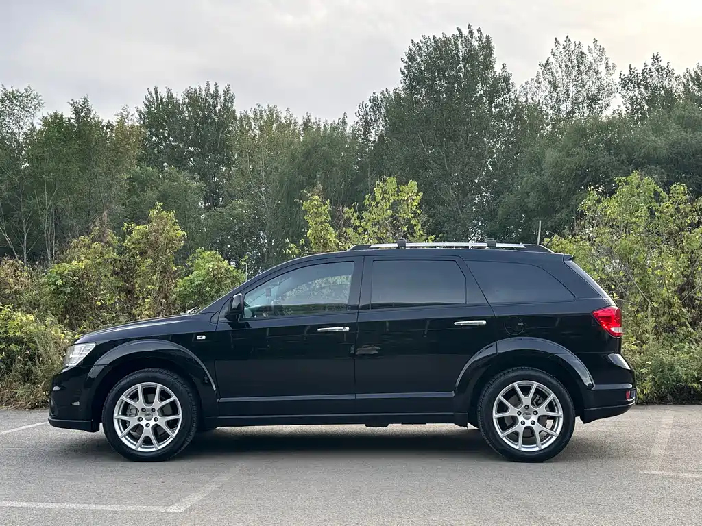 DODGE JCUV 2015