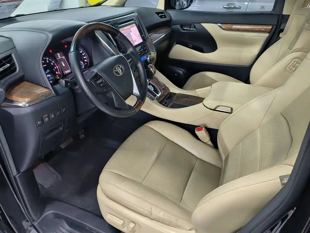 TOYOTA ALPHARD 2017