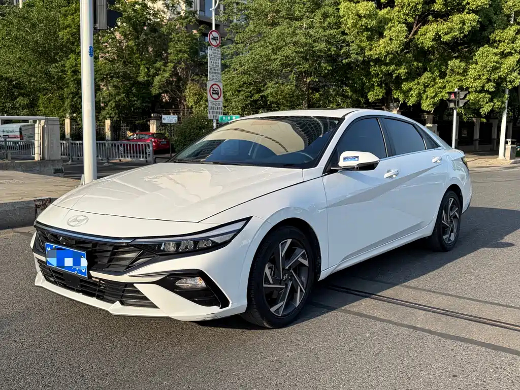 HYUNDAI ELANTRA 2023