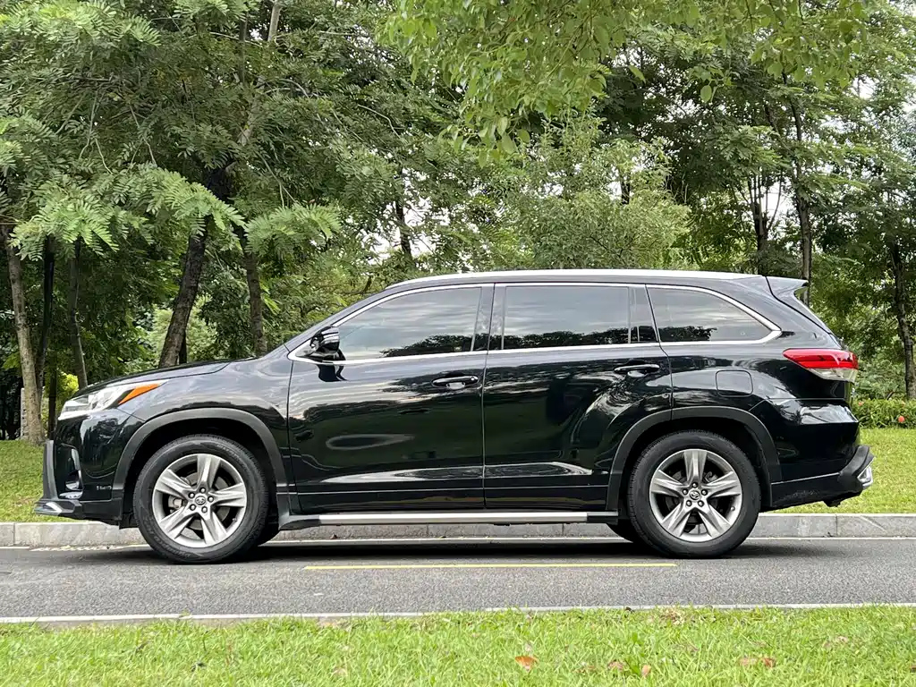 TOYOTA HIGHLANDER 2018