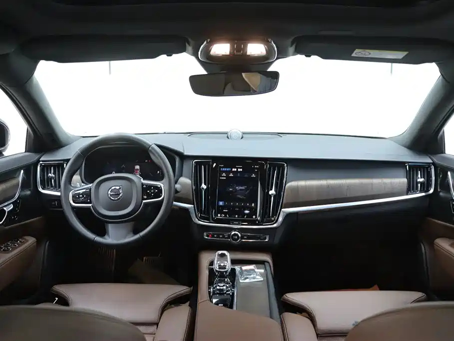 VOLVO S90 2021