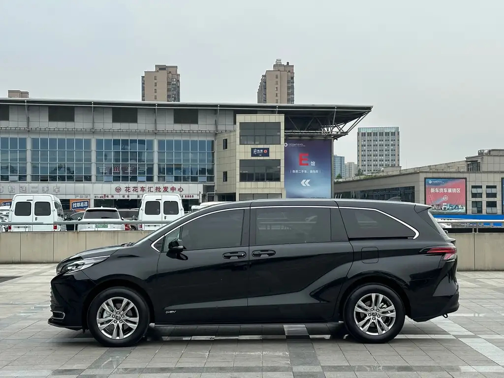 TOYOTA SIENNA SIENNA 2024